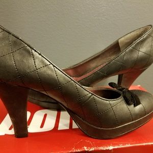 Bongo soft leather heels